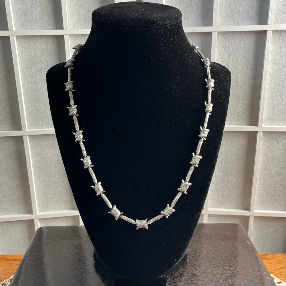 The GLD Shop 14k White Gold Plated Iced Barbed Wire Chain Necklace